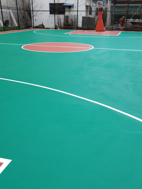 温岭 球场长期使用易出现地面开裂
